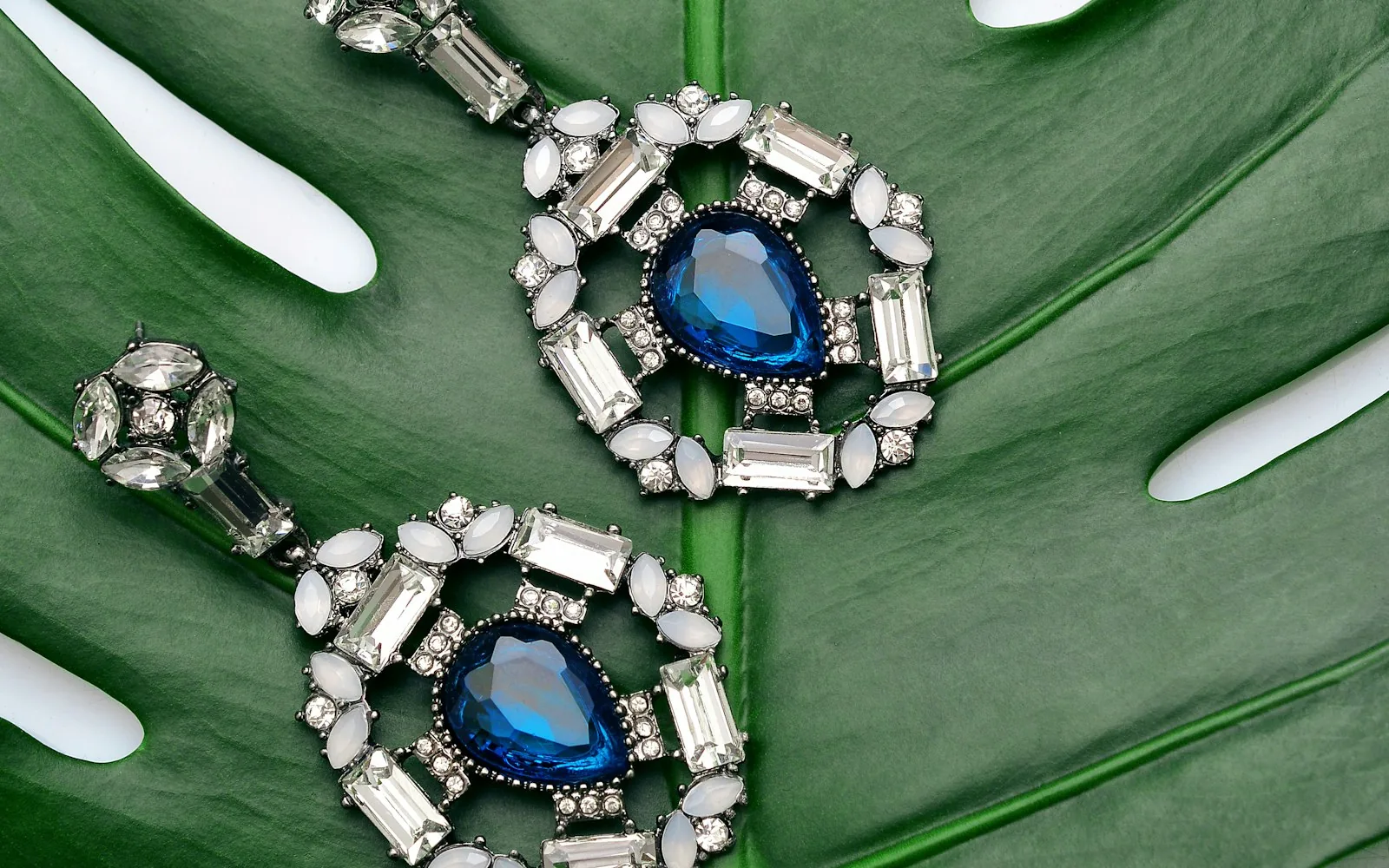 From warehouse to sold out: the Aurora hoop earrings drop